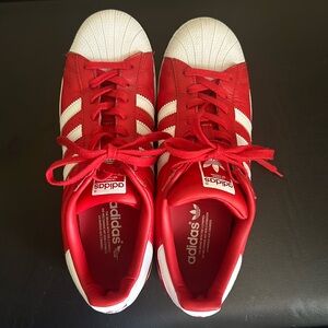 Adidas Superstar Red/whi whi toe cap. EUC